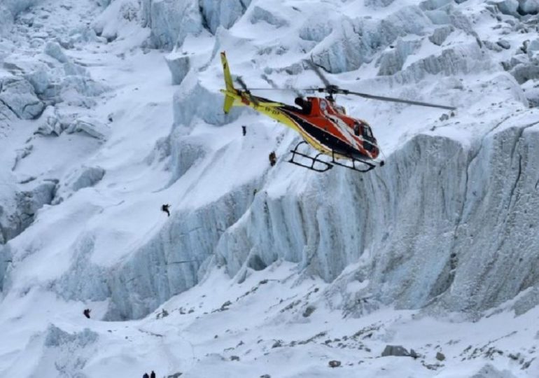 Nepal suspende los vuelos de helicóptero en la región del Everest