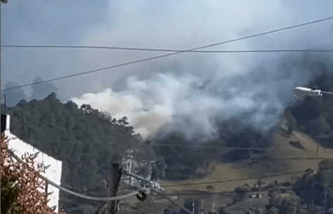 Reportan incendio forestal en montaña cercana a la comunidad Los Cerros en Constanza