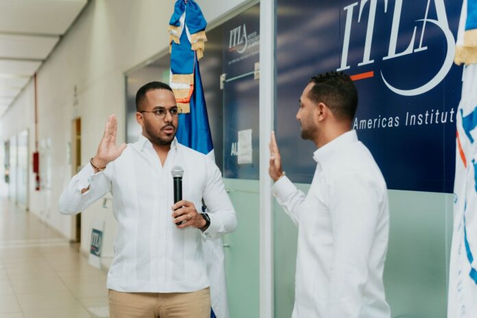 Rector del ITLA, Rafael Féliz, juramenta nuevo director del ITLA Santo Domingo Este