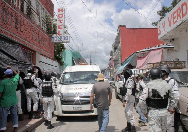 Agentes hallan a 21 migrantes de varios países en hotel en estado mexicano de Chiapas