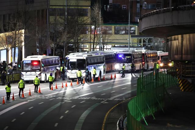 Cuerpos de seguridad surcoreanos se reúnen para coordinar nuevo intento de arresto de Yoon