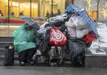 Más de 60 millones de personas en alerta por temporal de nieve que provoca la cancelación de miles de vuelos en EE.UU.