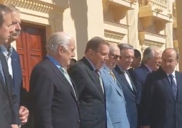 Edmundo González llega al Palacio Nacional para reunirse con el presidente Luis Abinader