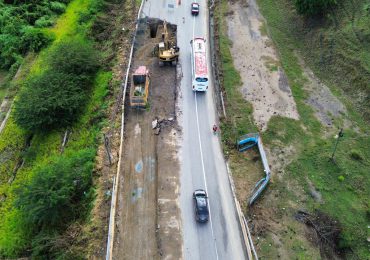 MOPC trabaja en solución provisional a punto crítico en carretera Navarrete-Puerto Plata