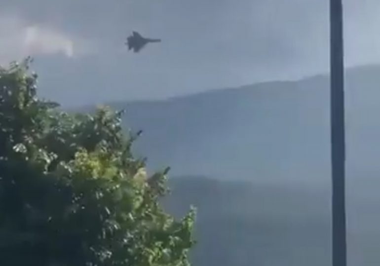 Video: Varios aviones de combate venezolanos sobrevuelan la frontera con Colombia