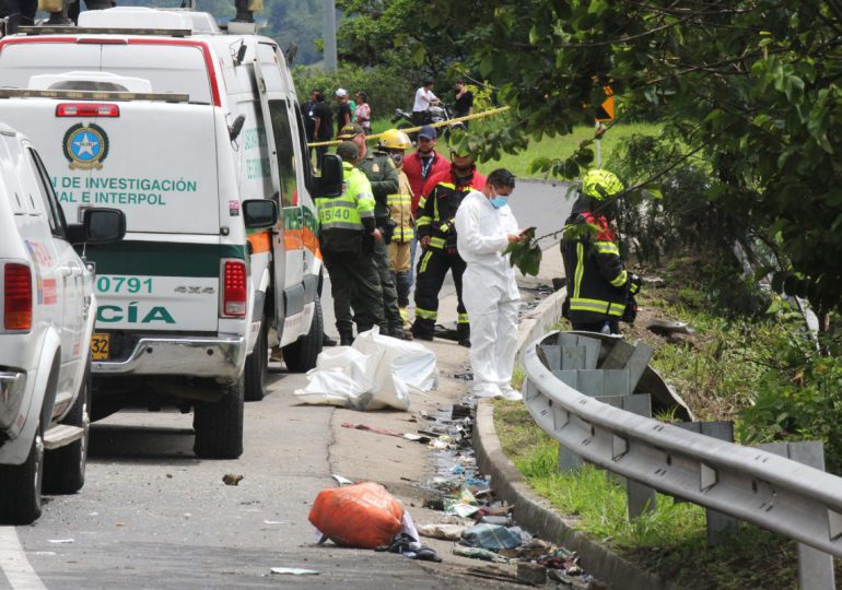 Al menos 12 muertos y 30 heridos en el accidente de un autobús en el suroeste de Colombia