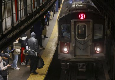 Nueva York aumentará la presencia policial en el metro a partir del lunes