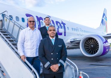 IDAC habilita dos pilotos dominicanos para volar los aviones boeing de Arajet