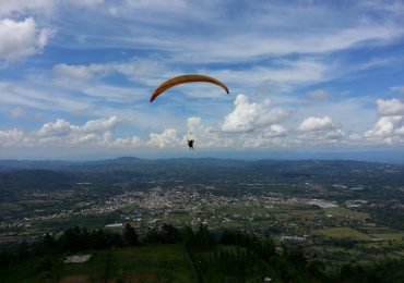 Impiden a parapentistas ingresar a la pista de despegue en Jarabacoa, antes de iniciar una competencia internacional