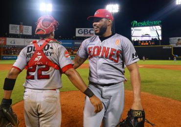 Leones del Escogido derrotan a las Águilas Cibaeñas