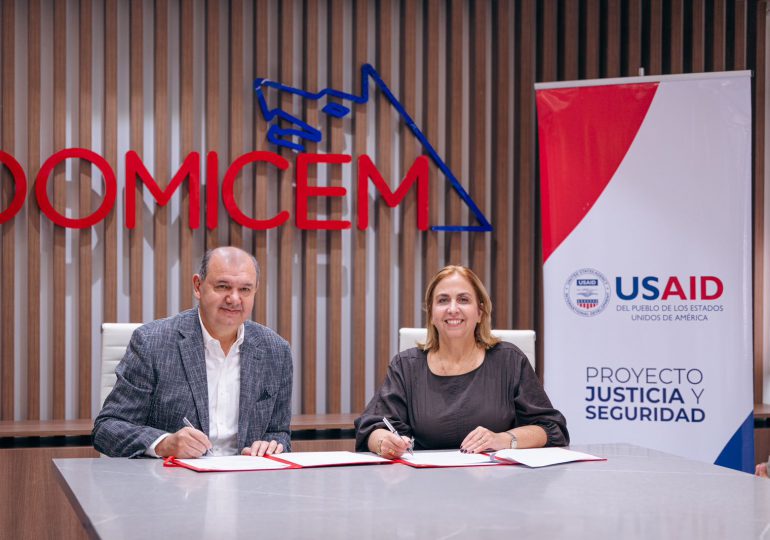 DOMICEM y USAID firman convenio para promover la cultura de paz y prevenir la violencia en Sabana Grande de Palenque