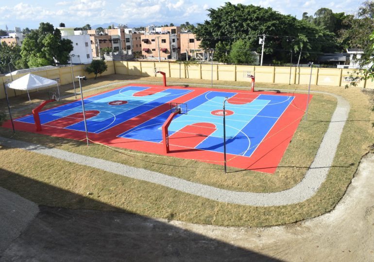 INEFI abre paso al atletismo escolar con inauguración de pista en el Politécnico Víctor Estrella Liz