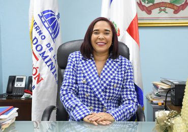 Posesionan a Dominga Sosa como nueva directora de la Regional 10 de Educación