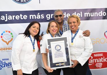 Chef Solangel Velázquez y su equipo obtienen récord Guinness por “El Majarete más grande del mundo”