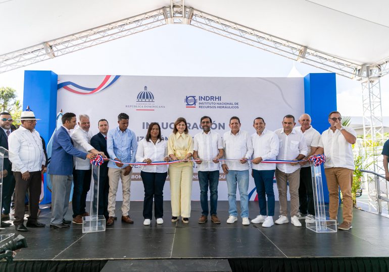 “Hoy, la provincia Monseñor Nouel es testigo del compromiso del gobierno”, afirma Raquel Peña en entrega de obras para esa provincia