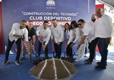 Kelvin Cruz y José Paliza dan inicio construcción techados en Puerto Plata