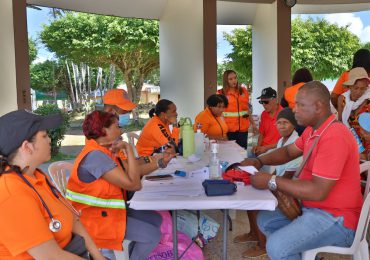 Defensa Civil realiza gran operativo médico en Sabana Grande de Boyá