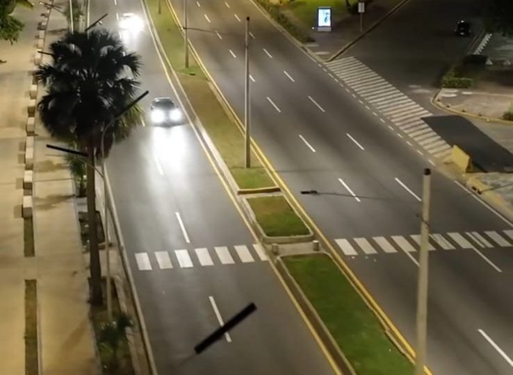 Alcaldesa Carolina Mejía visita malecón de Santo Domingo con nuevas luminarias LED