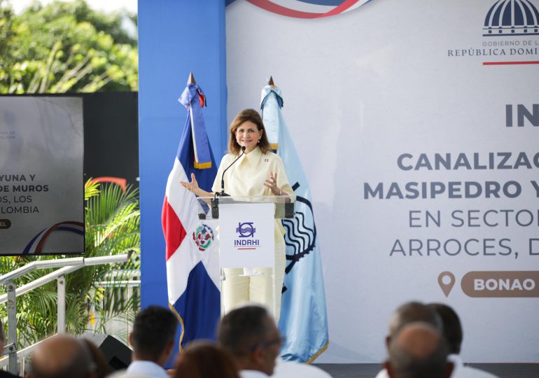 “Hoy, la provincia Monseñor Nouel es testigo del compromiso del gobierno”, afirma Raquel Peña en entrega de obras para esa provincia