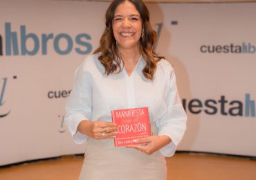 Leonelda Castillo presenta su libro ¨Manifiesta con el Corazón¨