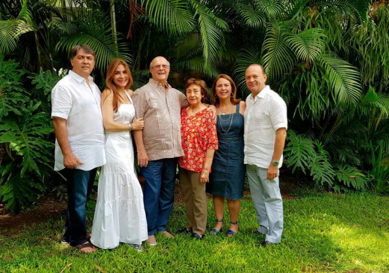 Carolina Mejía y sus hermanos recuerdan a su madre, Doña Rosa, en el Día de la Altagracia