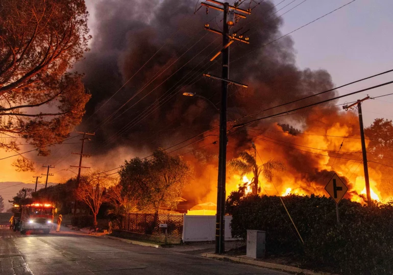 Un nuevo incendio amenaza Los Ángeles tras días de avances por los devastadores fuegos