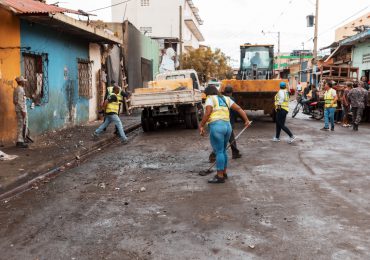 Alcaldía del DN recupera aceras que eran ocupadas por negocios en Villa Consuelo