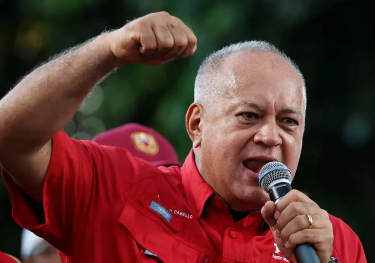 Diosdado Cabello advierte serán detenidos expresidentes que acompañen a Edmundo González a Venezuela