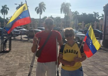 Venezolanos piden a Gobierno RD "permiteles regularizarse" ya que no pueden hacerlo por tener pasaportes vencidos