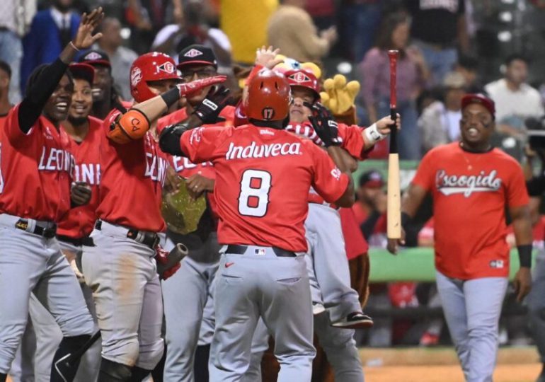 Despertó la ofensiva del Escogido, vencen a Estrellas 12-6