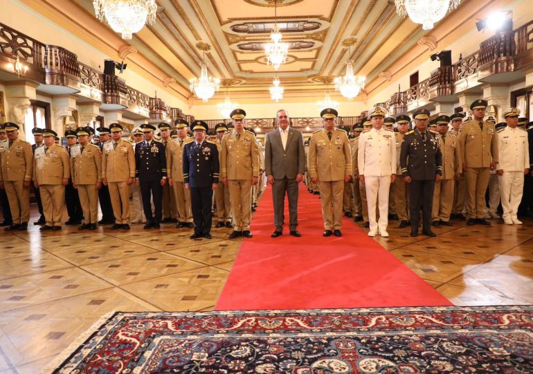 Presidente Abinader expresa orgullo y compromiso con las Fuerzas Armadas y la Policía Nacional, reafirmando su visión de fortalecerlas