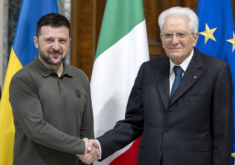 El presidente de Italia se reúne con Zelenski y confirma su apoyo "pleno y constante"