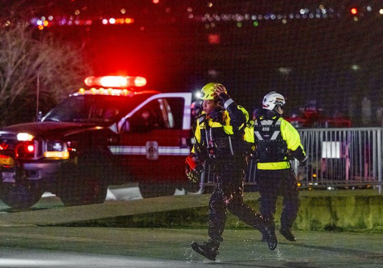 Más de 30 cuerpos recuperados tras colisión aérea en Washington, confirma asesor de la Casa Blanca