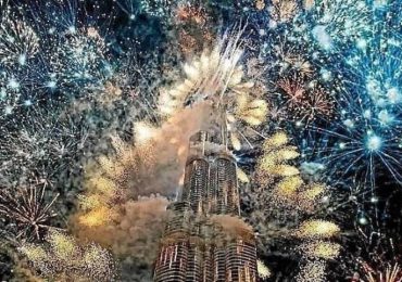 Abu Dhabi recibió el 2025 con un espectáculo de récord mundial: 53 minutos de fuegos artificiales