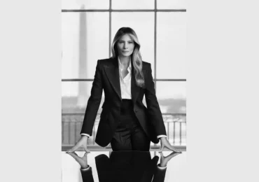 Melania Trump presenta su retrato oficial, obra de la fotógrafa belga Regine Mahaux