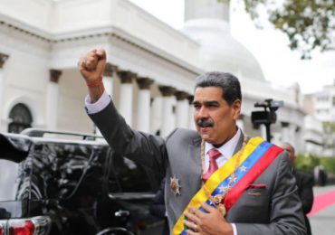 Video: Nicolás Maduro llega al Palacio Legislativo para asumir su tercer mandato presidencial