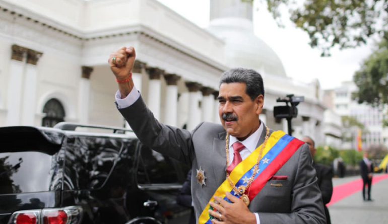 Video: Nicolás Maduro llega al Palacio Legislativo para asumir su tercer mandato presidencial