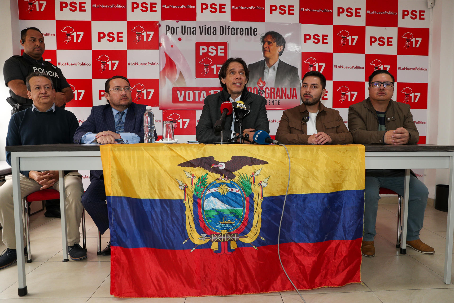 Candidato del Partido Socialista de Ecuador promete acabar con extorsionadores en 24 horas