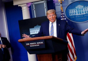 Trump se queda sin la típica foto de la investidura pero confía en las audiencias de TV