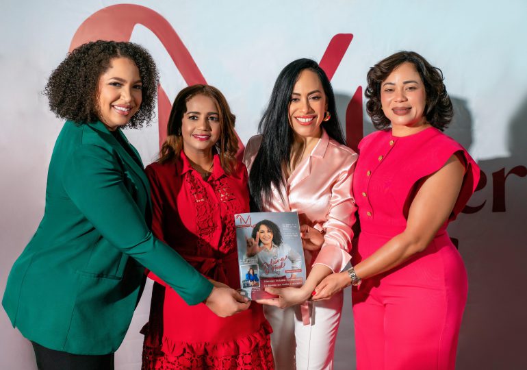 Lanzan primera edición de la revista Mujer Santo Domingo Este