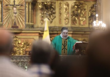 La Iglesia en Buenos Aires eleva sus oraciones por el papa Francisco con "amor familiar"