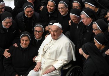 El papa elogia la solidaridad en España por la dana, el volcán de La Palma o con migrantes