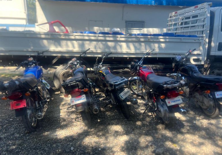 DIGESETT y Policía Preventiva detienen a 9 personas en carrera clandestina en la Autovía del Este