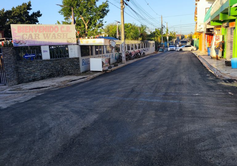 Autoridades reinician asfaltado en la calle 4 del sector Pica Piedra, municipio Villa Hermosa