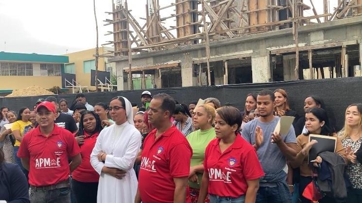 Demandan terminación de pabellón de la secundaria en Escuela Parroquial Cristo Rey, Distrito Nacional