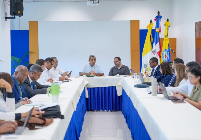 Ministro Santos valora avances en reunión de mediación reasentamiento Cotuí