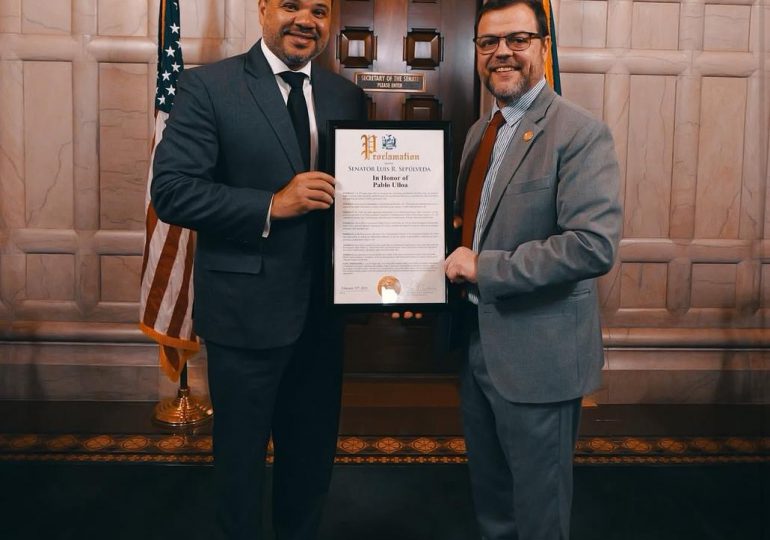 Pablo Ulloa reconocido en el Senado Estatal de Nueva York