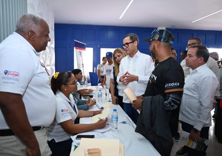 Eddy Olivares afirma ferias y jornadas de empleo fortalecen el rol institucional del Ministerio de Trabajo en la dinamización del mercado laboral