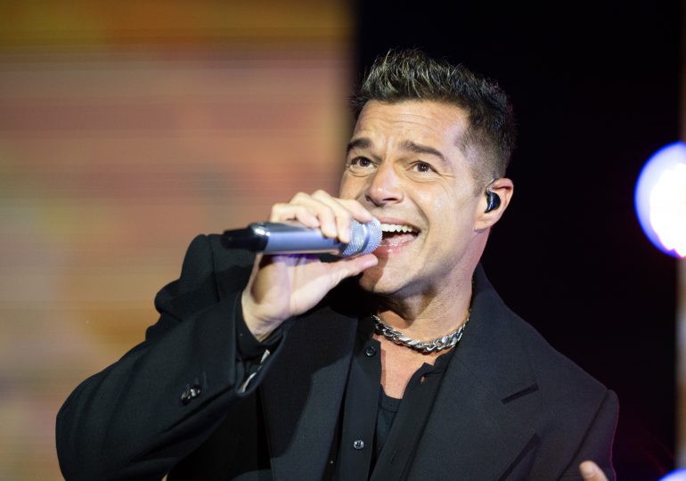 Ricky Martin lanza vinilos de 'PAUSA y PLAY', sus proyectos musicales "más significativos"