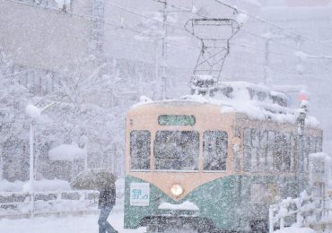 Isla de Japón registra histórica nevada con 1,2 metros en 12 horas